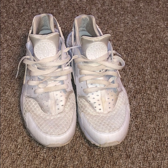 Nike Shoes - Nike huaraches shoes men size 9